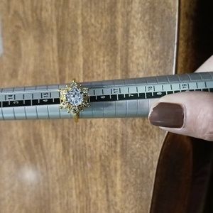 Womans Ring Snowflake Flower 5 New